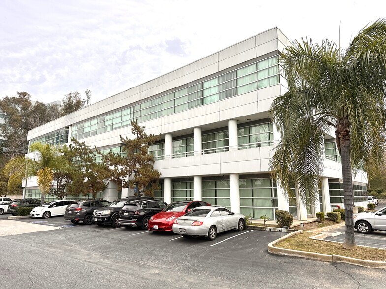 More Photos Of 1111 Corporate Center Dr, Monterey Park Loft Creative Space For Sale