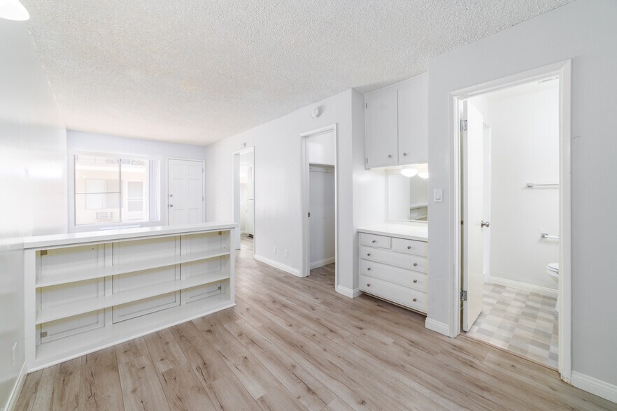 More Photos Of 618-620 W Route 66, Glendora Apartments For Sale