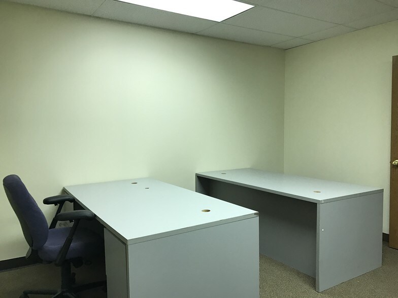 More Photos Of 5455 W Grand Ave, Gurnee Office For Lease