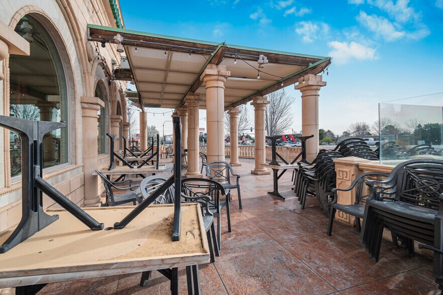 More Photos Of 2807 W 10th Ave, Kennewick General Retail For Sale