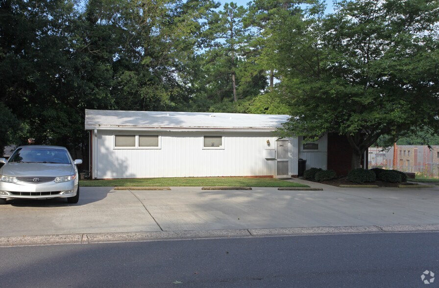 More Photos Of 738 Pierson Dr, Charlotte Office For Sale