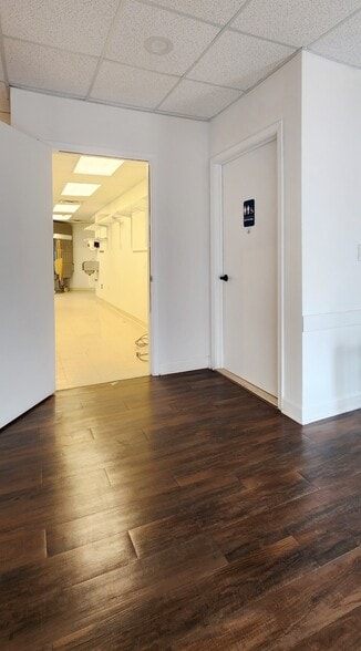 More Photos Of 101 Elm Ave, Louisa General Retail For Lease