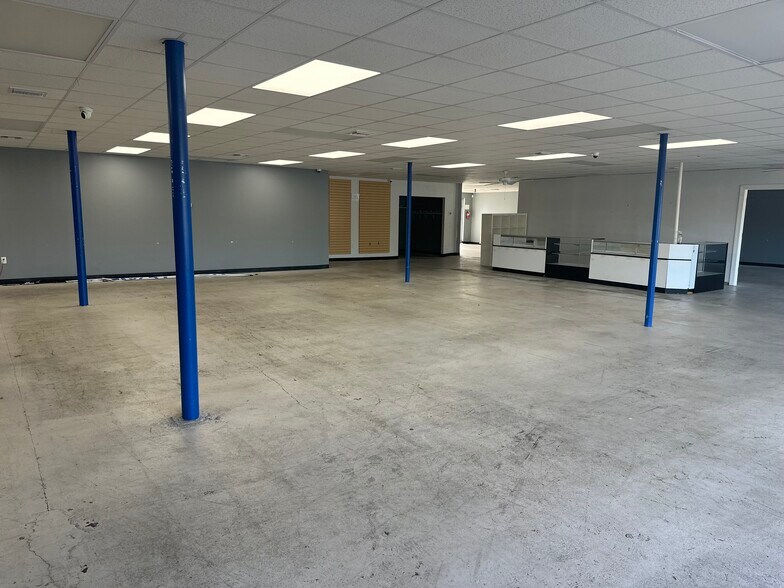 More Photos Of 463146-463148 Us-17, Yulee Freestanding For Sale