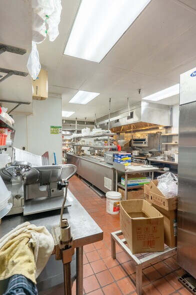 More Photos Of 328 7th St, Oakland Storefront Retail Office For Lease