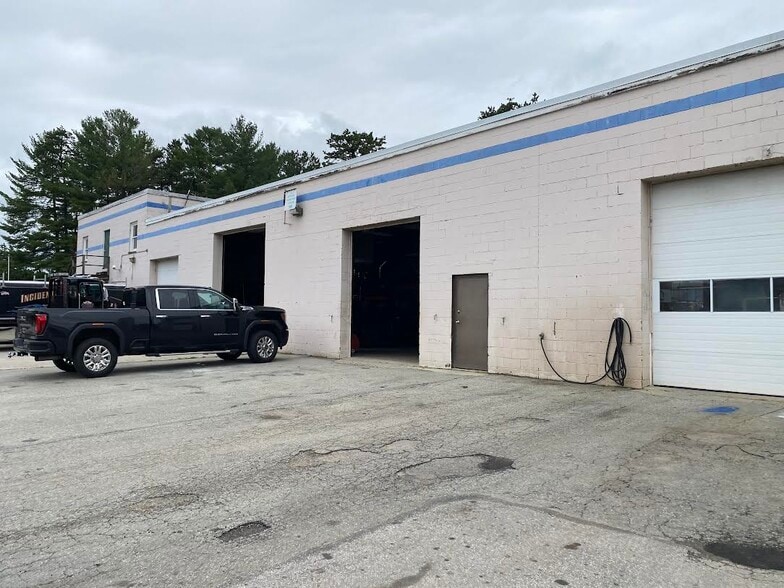 More Photos Of 1 Howe Dr, Amherst Warehouse For Sale