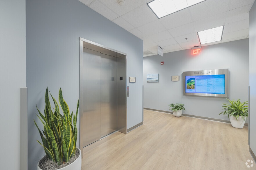 More Photos Of 570 Long Point Rd, Mount Pleasant Medical For Lease