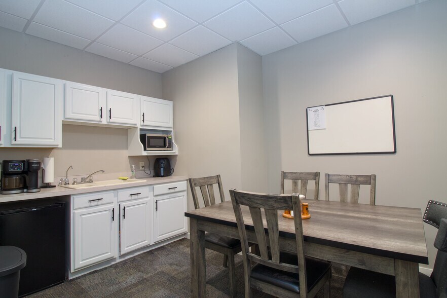 More Photos Of 5308 Parklane Pl, Kearney Office For Sale