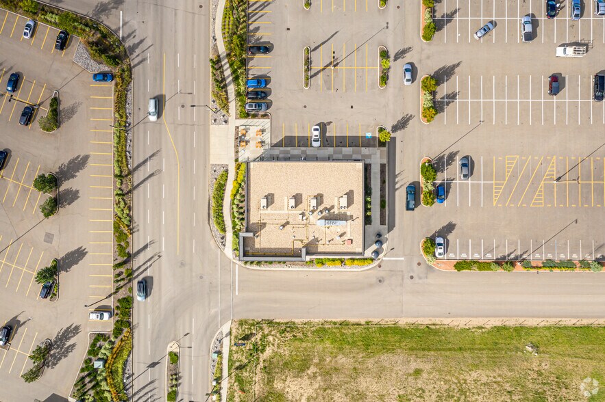 More Photos Of 15705-15709 37th St NW, Edmonton Storefront For Sale