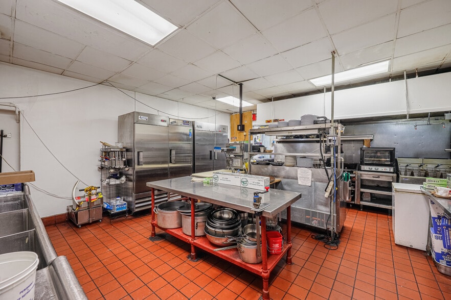 More Photos Of 7100 Sollers Point Rd, Baltimore Restaurant For Sale