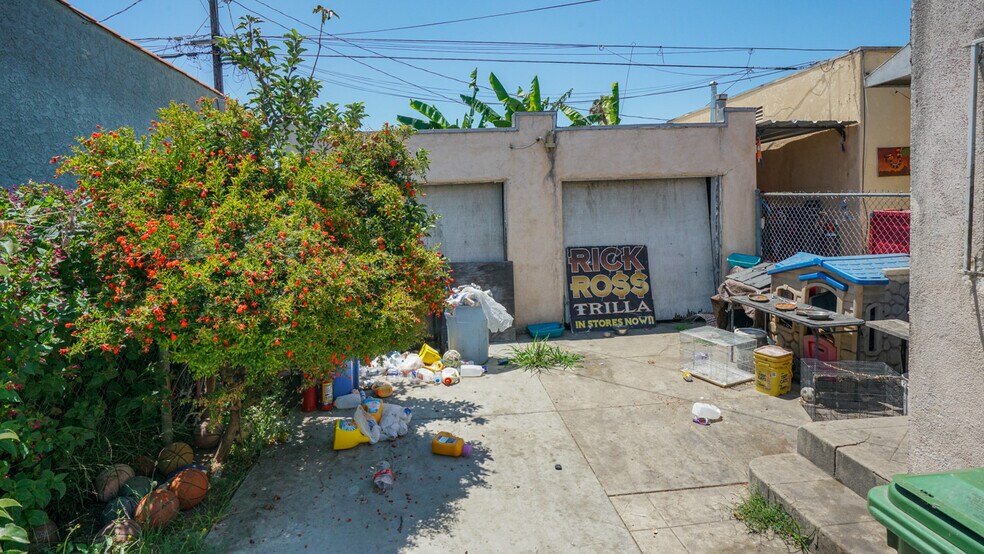 More Photos Of 2056 W 67th St, Los Angeles Apartments For Sale