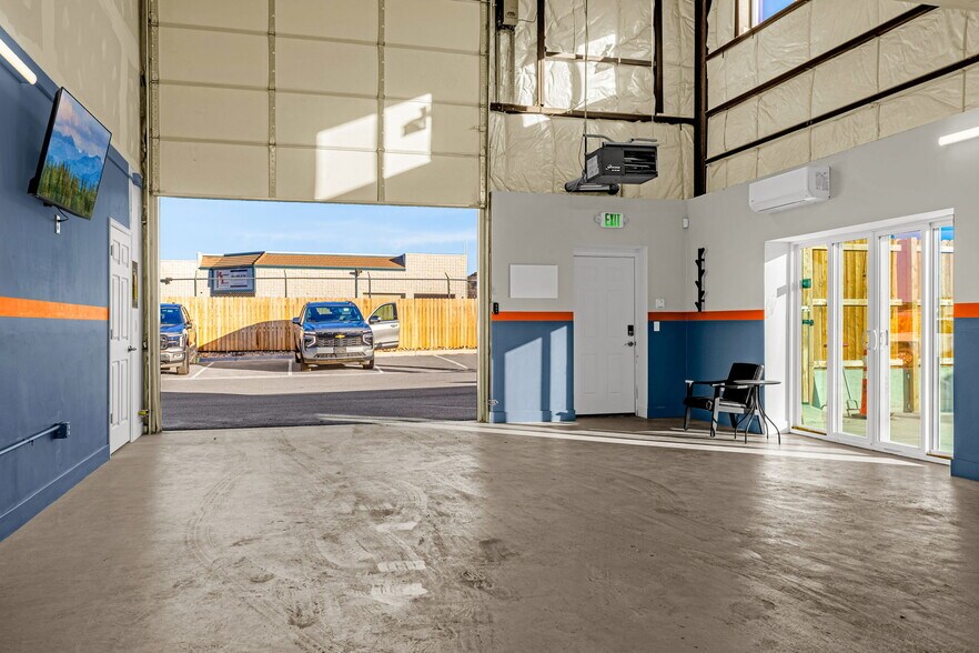 More Photos Of 282 Malibu St, Castle Rock Light Manufacturing For Sale