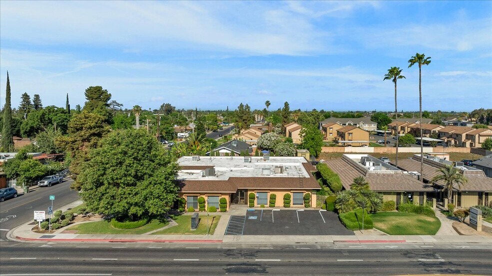 Primary Photo Of 531 N Alta Ave, Dinuba Office For Lease