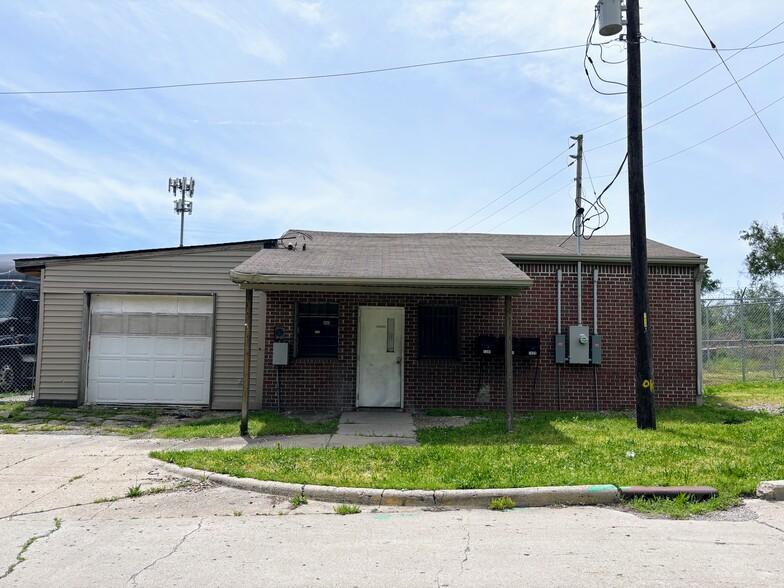 Primary Photo Of 1425 W Ray St, Indianapolis Office For Lease