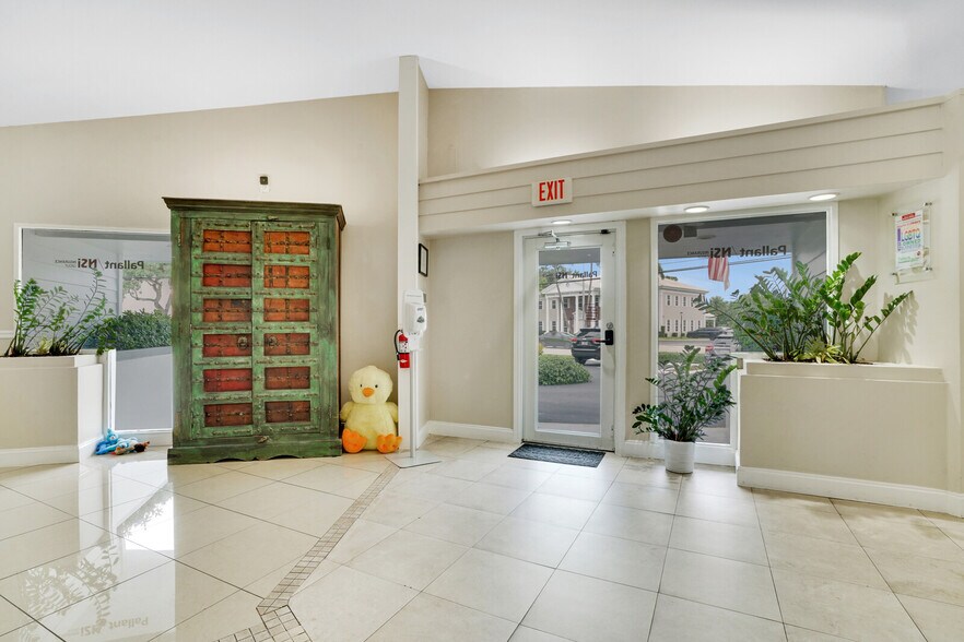 More Photos Of 1800 NE 26th St, Wilton Manors Medical For Lease