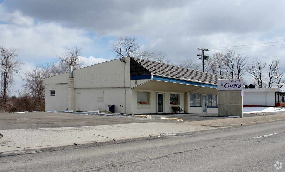 More Photos Of 251-253 Main St, Addyston Freestanding For Sale