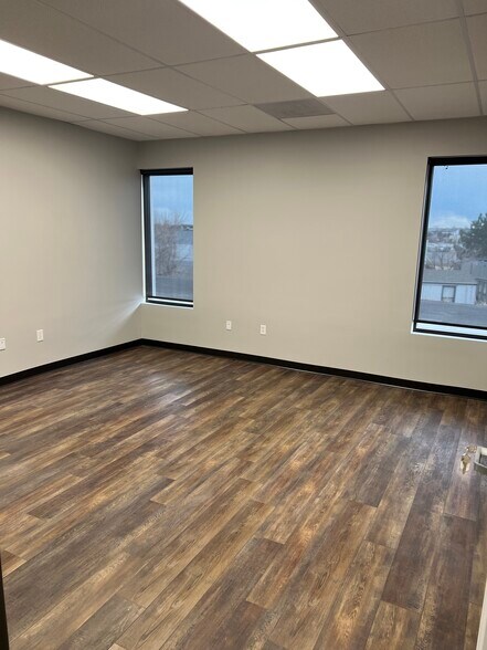 More Photos Of 2100 E 112th Ave, Northglenn Warehouse For Lease