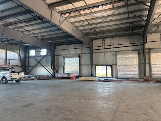 More Photos Of 1940 Airway Dr, Hollister Industrial For Lease