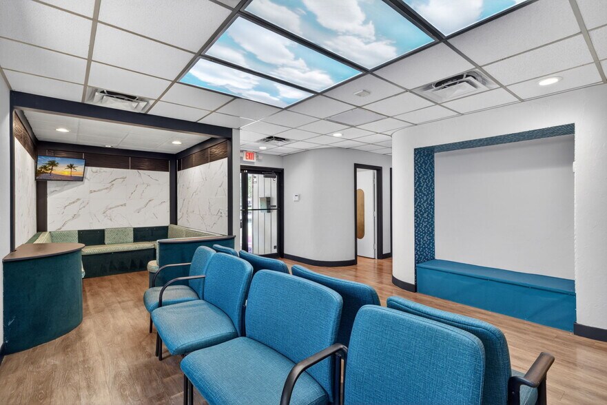 More Photos Of 45 Barkley Cir, Fort Myers Medical For Lease