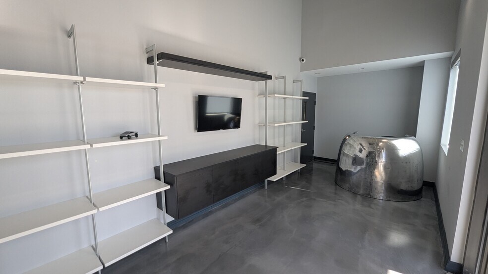 More Photos Of 3413 SW 14th St, Deerfield Beach Warehouse For Lease