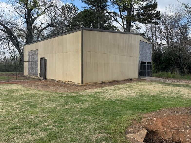 More Photos Of 5190 Piney Grove Rd, Cumming Office Residential For Lease