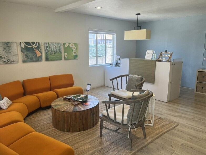 More Photos Of 219 E Lexington Ave, Phoenix Office Residential For Sale