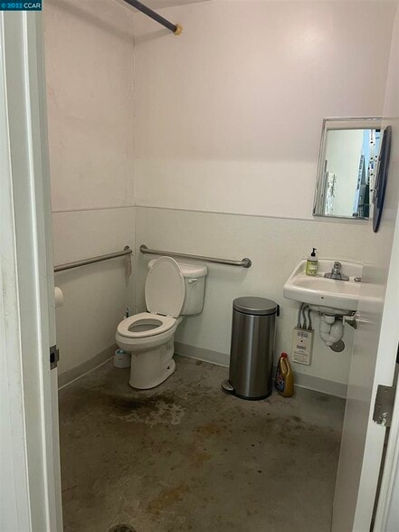 More Photos Of 2258 Central St, Richmond Warehouse For Lease