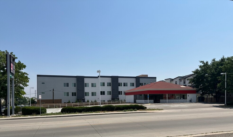 More Photos Of 1970 S Holly St, Denver Freestanding For Lease