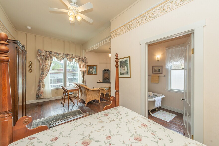 More Photos Of 481 Main St, Weaverville Hotel For Sale
