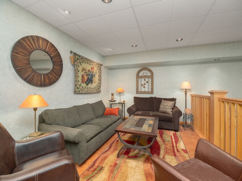 More Photos Of 345 1st St, Elkton Winery Vineyard For Sale