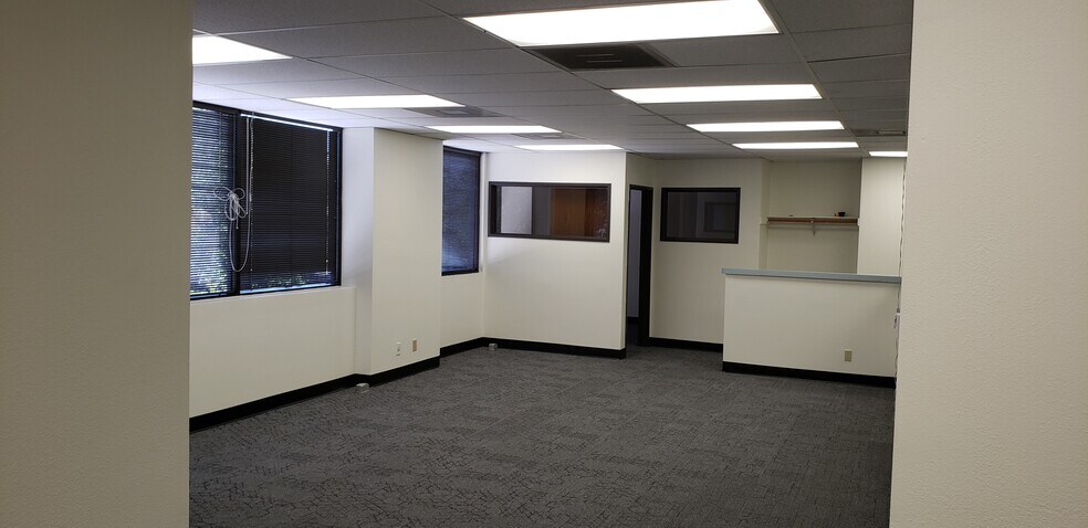 More Photos Of 7141 Valjean Ave, Van Nuys Office For Sale