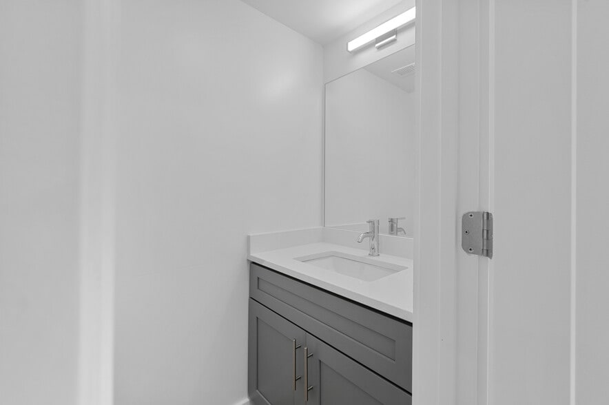 More Photos Of 239 Howard St NE, Atlanta Apartments For Sale