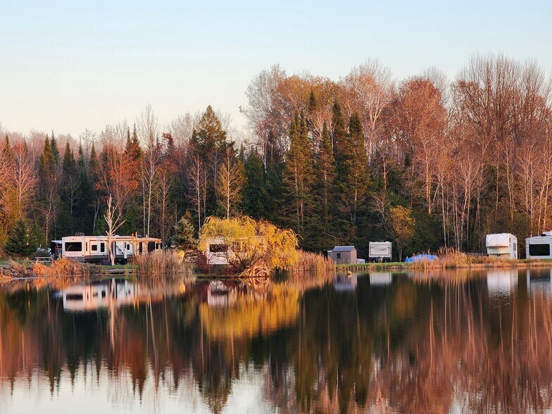 More Photos Of 1789 Rainbow Valley Rd W, Minesing Manufactured Housing Mobile Home Park For Sale