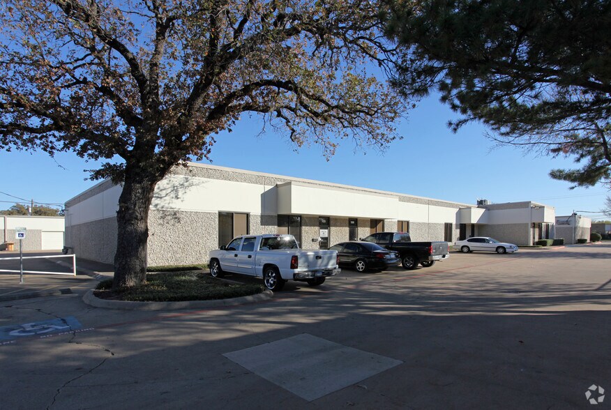 More Photos Of 2544-2578 Southwell Rd, Dallas Unknown For Lease