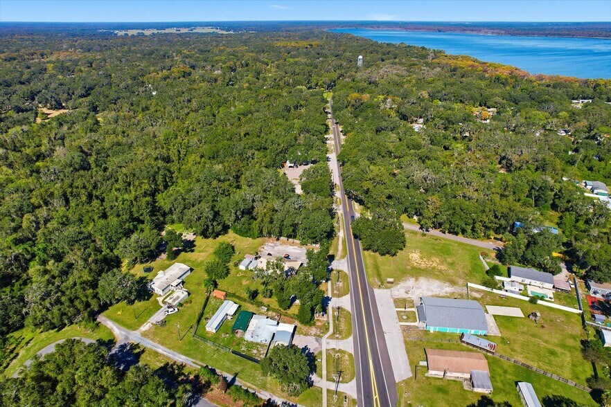 More Photos Of 2339 N Country Road 470, Lake Panasoffkee Office For Sale