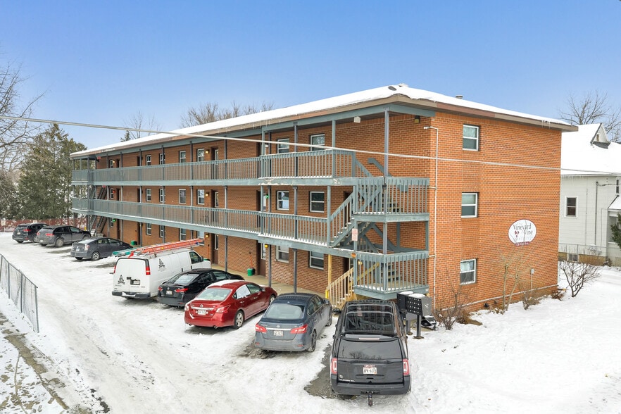 Primary Photo Of 836 Vine Ave, Oshkosh Apartments For Sale