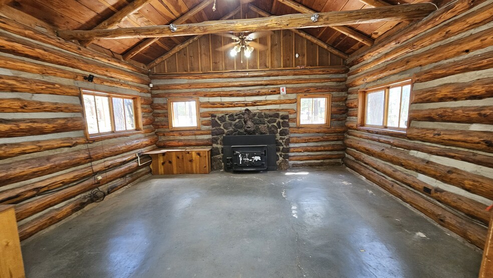 More Photos Of 182 White Mountain blvd, Lakeside General Retail For Sale