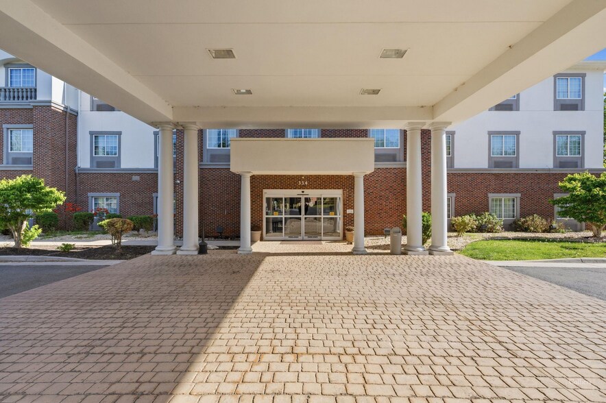 More Photos Of 334 Caroline St, Orange Hotel For Sale