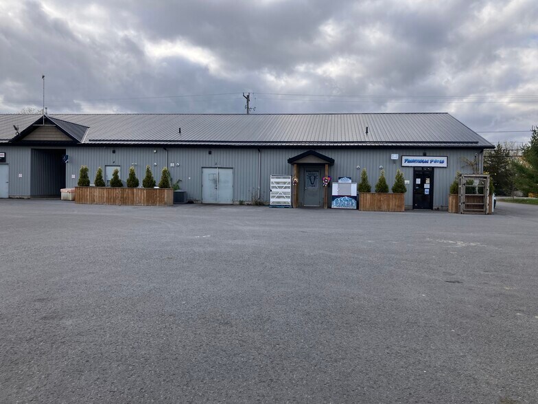 More Photos Of 5062 Road 38, South Frontenac Storefront For Sale