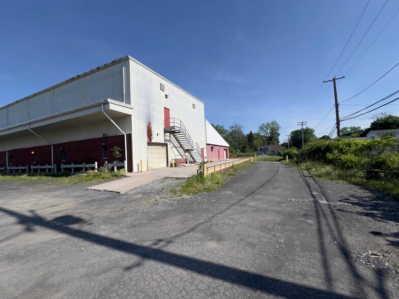 More Photos Of 2 S Plank Rd, Newburgh Warehouse For Sale
