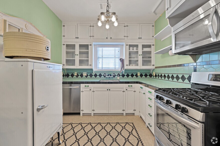 More Photos Of 533 Studewood St, Houston Specialty For Lease