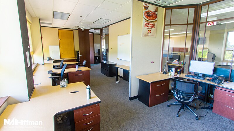 More Photos Of 2500 Lehigh Ave, Glenview Flex For Lease