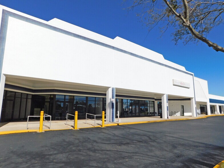 More Photos Of 188-282 Barton Blvd, Rockledge Unknown For Lease