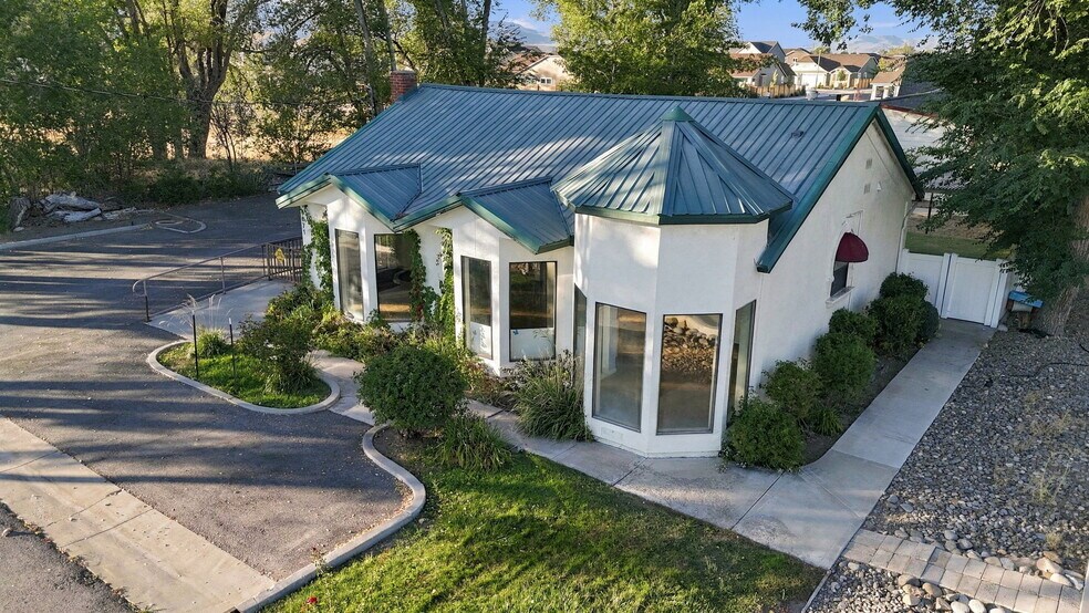 More Photos Of 1671 US Highway 395 N, Minden Office For Sale