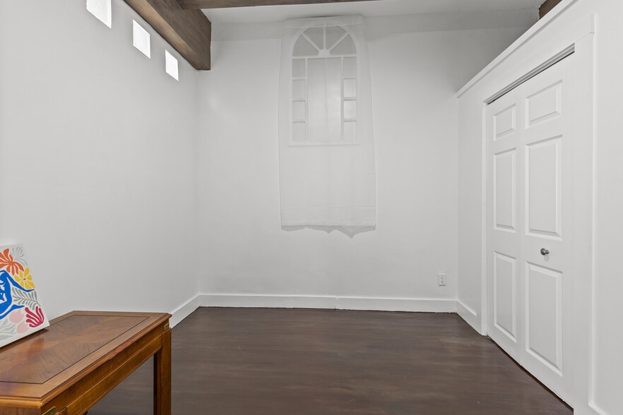 More Photos Of 116 Calverley St, Providence Storefront For Sale
