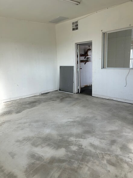 More Photos Of 4625 Exposition Blvd, Los Angeles Storefront For Lease