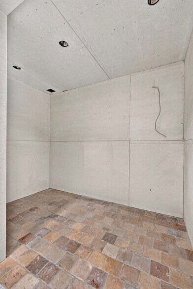More Photos Of 1334 S Killian Dr, Lake Park Warehouse For Sale