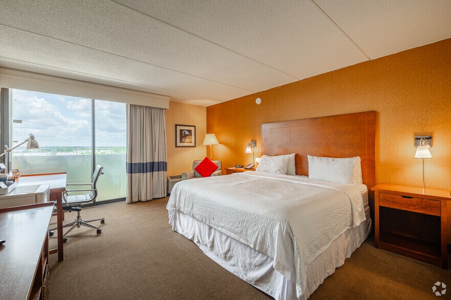 More Photos Of 10249 W Irving Park Rd, Schiller Park Hotel For Sale