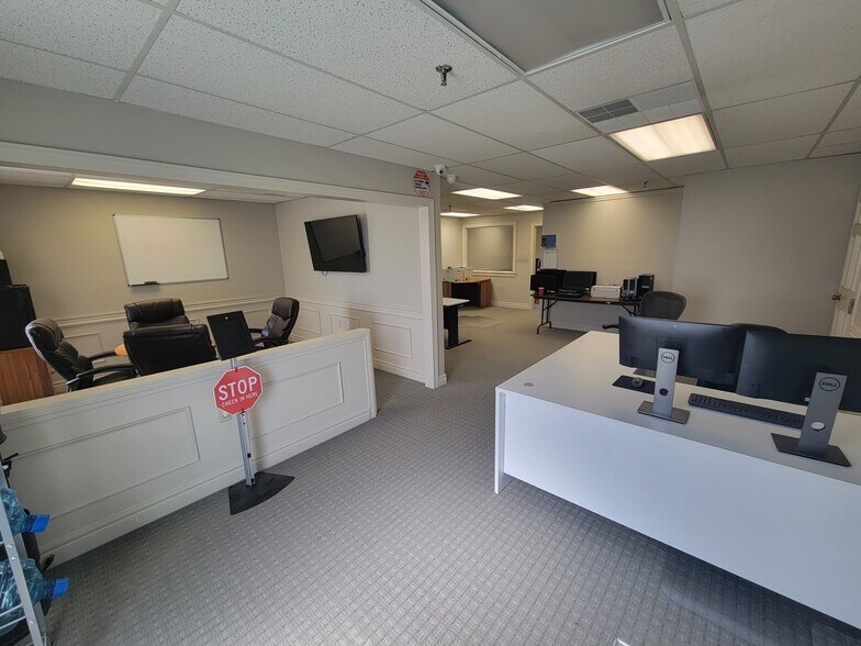 More Photos Of 285 Littleton Rd, Westford Office Residential For Sale