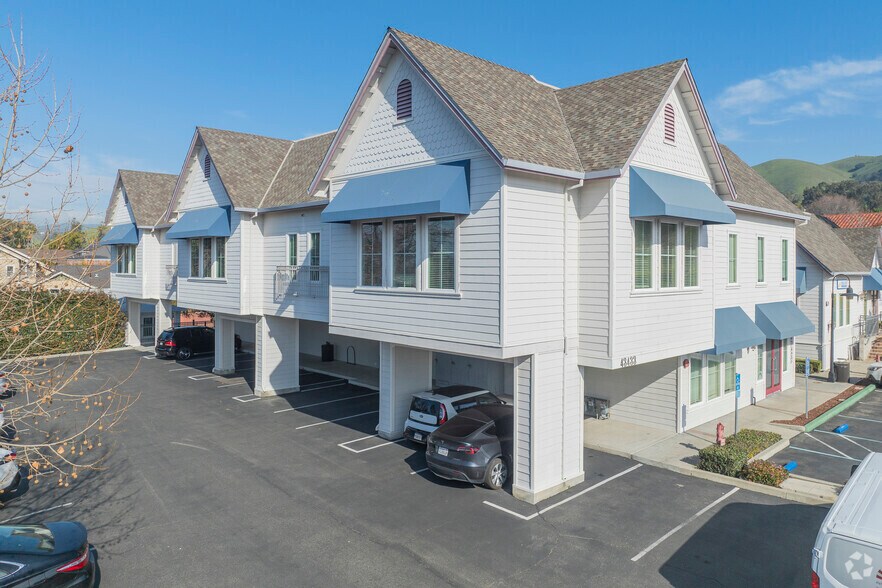 Primary Photo Of 43427-43433 Mission Blvd, Fremont Office For Lease