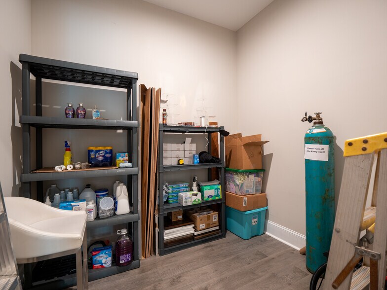 More Photos Of 3957 S Main St, Acworth Office For Sale